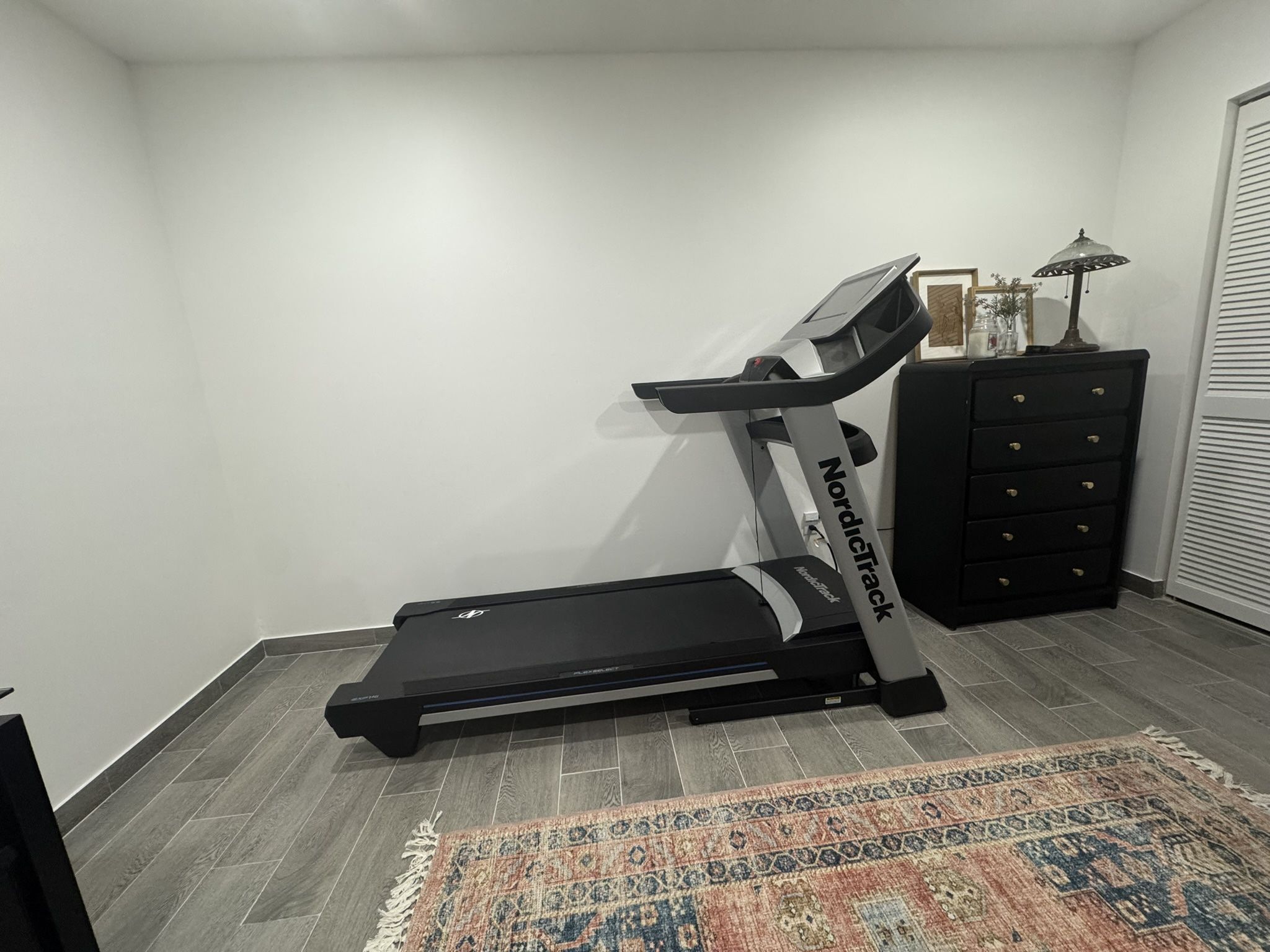 NordicTrack EXP 14i Treadmill – Like New, Full Color Display