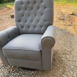 Swivel Nursery Chair 