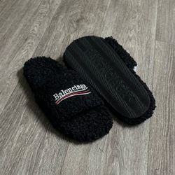 Balenciaga Slides 