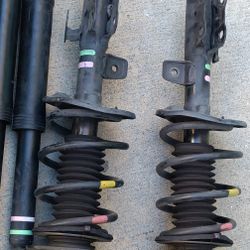 Lexus Ct200h Complete Shock And Struts With Rear Spring 