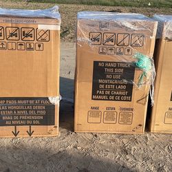 Brand New Gas Stoves Whirlpool And Frigidaire 