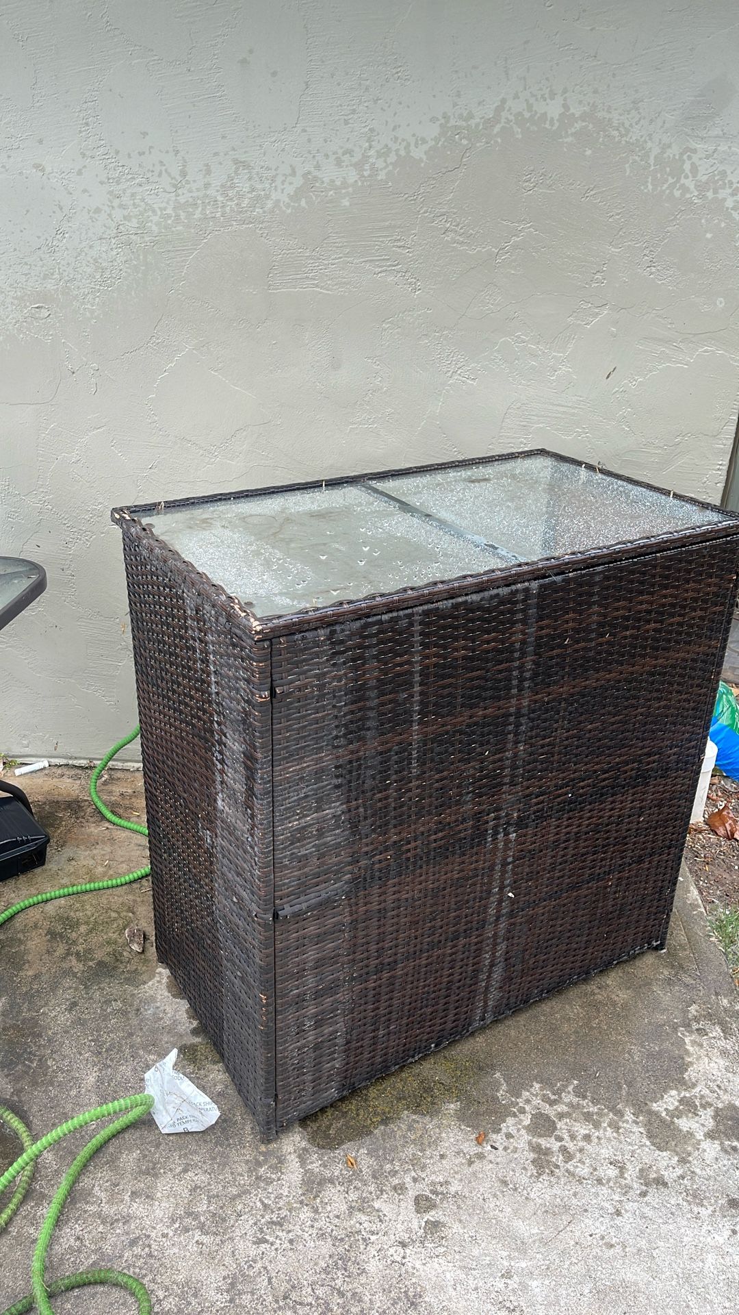 Bar Stand