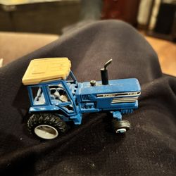 Ford TW-35 Pennsylvania Farm Show By Ertl 1/64th Scale Case Ertl Farmall 