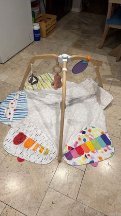 Lovevery baby gym