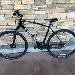 TREK  DUAL SPORT  HYBRID BIKE XL