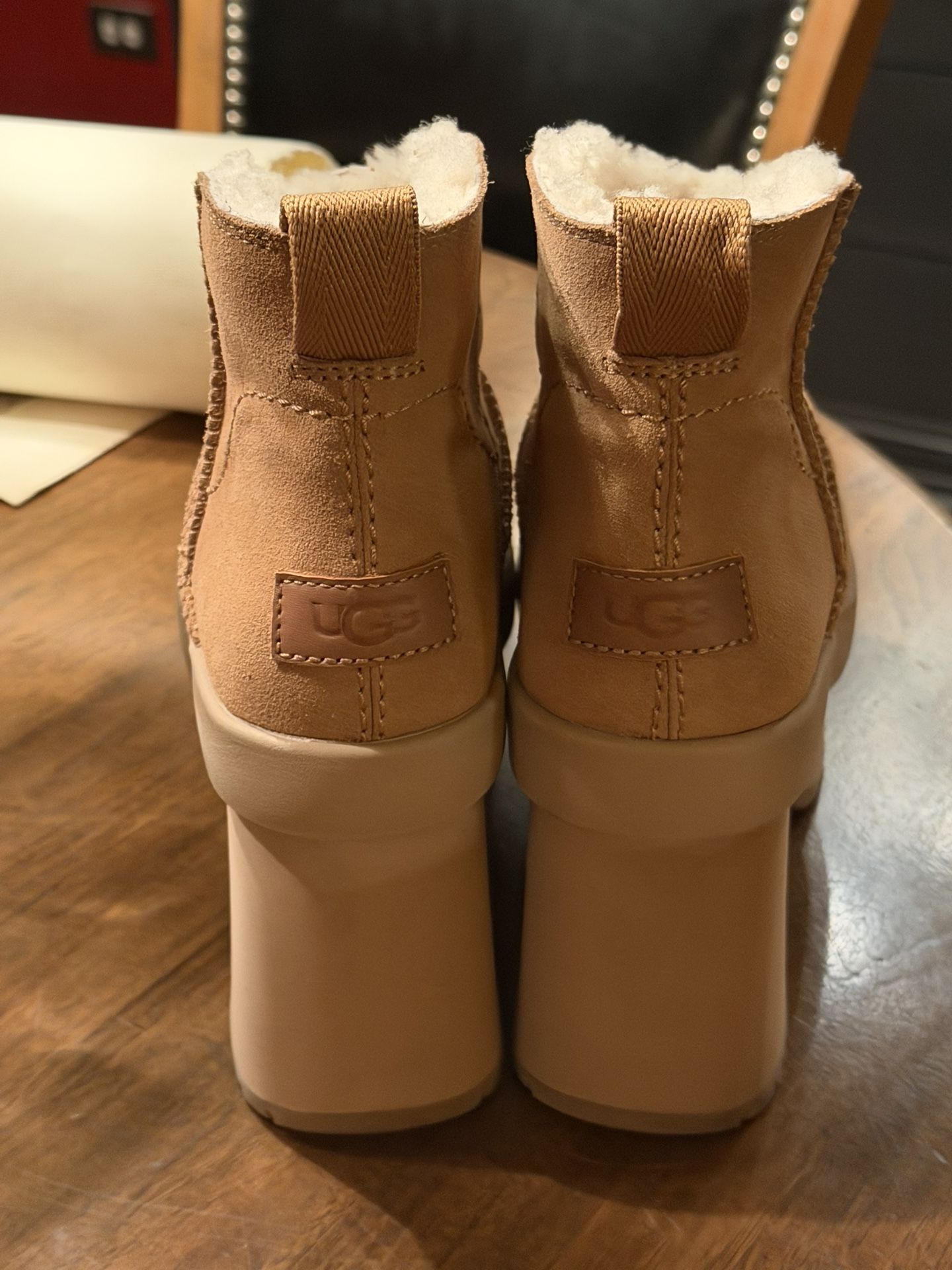 New UGG Platform Mini Heights Boots 8.5