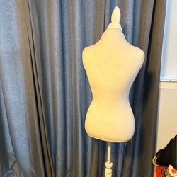 Mannequin for dress makers