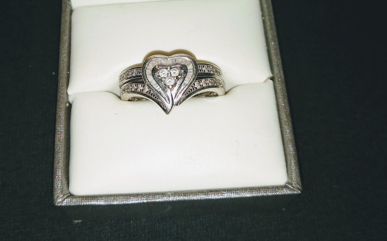 Ring size 7 Good condition