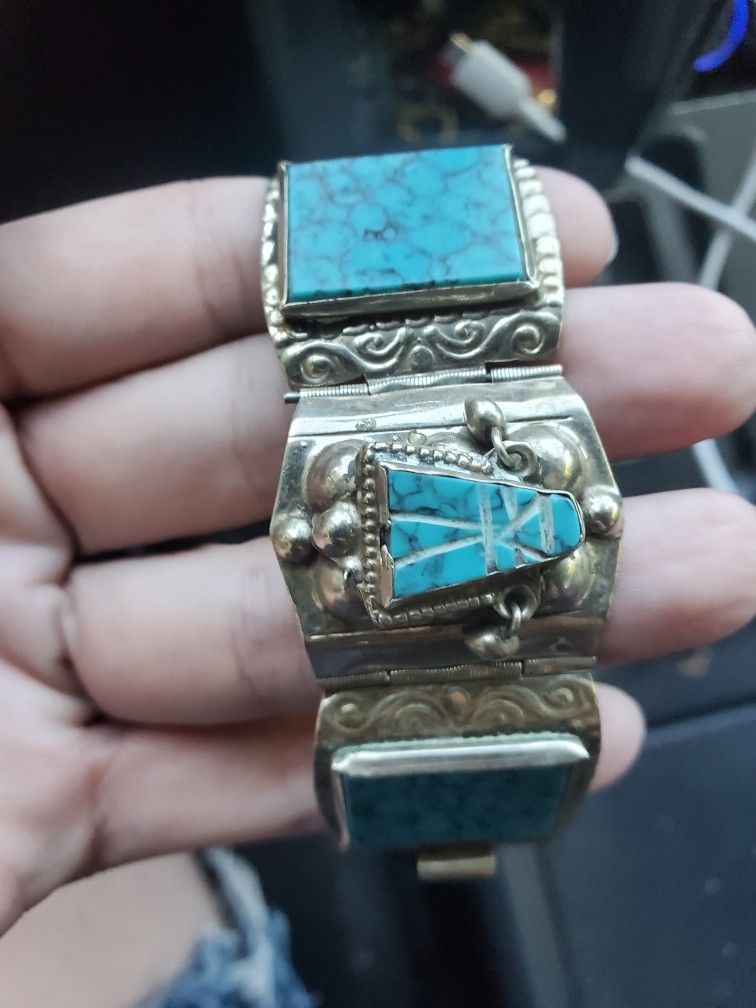 Bracelet