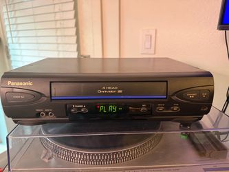 Panasonic PV-V4022-A 4-Head Omnivision VHS VCR – Tested, contacts clean & Working great