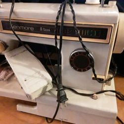KENMORE SOWING MACHINE  