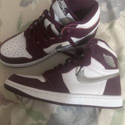 Air Jordan 1 Bordeaux