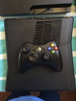 Xbox 360 slim with wireless controller
