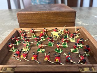 Vintage 60-Piece Miniature British Redcoat Soldiers Set – Hand Painted