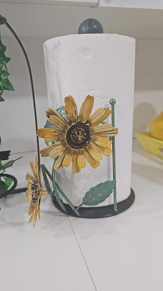 Floral Paper Towel Rack
