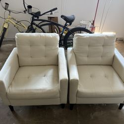 BEAUTIFUL FAUX WHITE LEATHER CHAIR SET