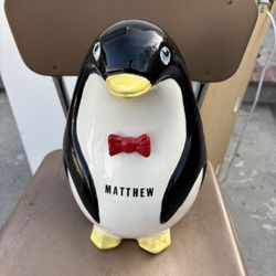 vintage-ceramic penguin coin bank