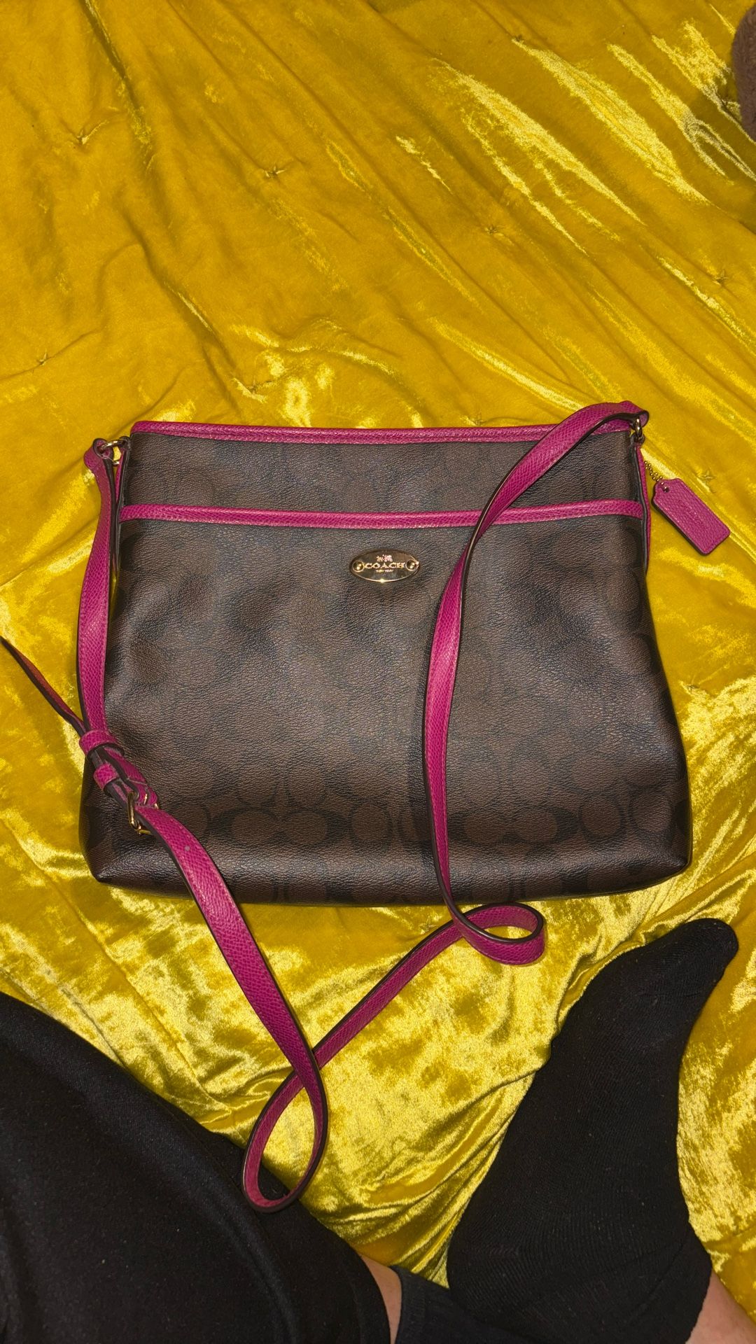 Coach Crossbody Bad