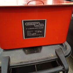 Chicago Electric 3 And 1/2 Gallon Parts Washer Works Switch Button Broke Off $40Same One With StandFor Over 400