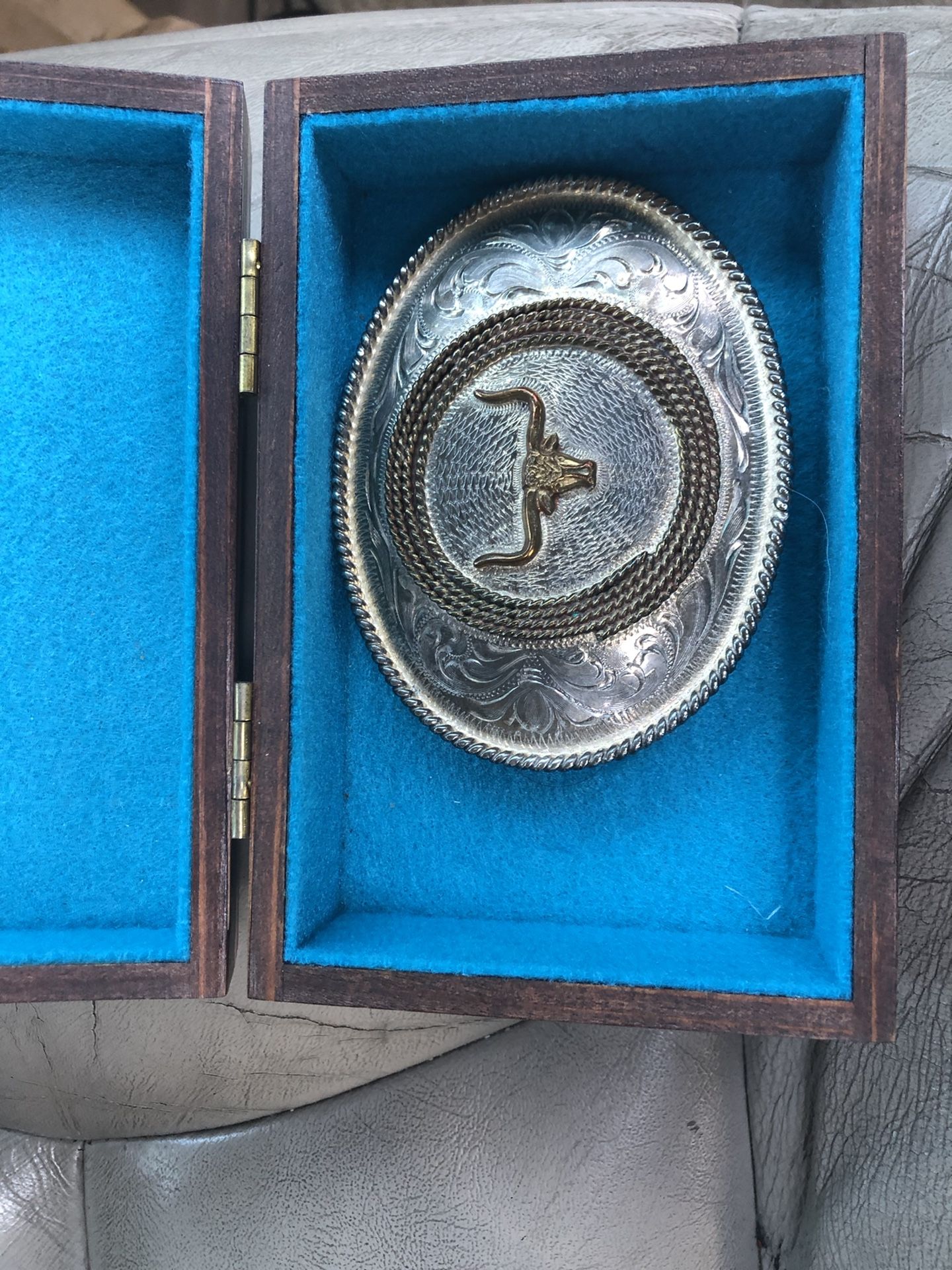 Belt buckle in decorative box