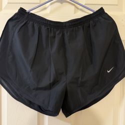 Women’s Nike Dri-Fit Athletic Lightweight Shorts—New Without Tag(Never Worn)—-Size:L