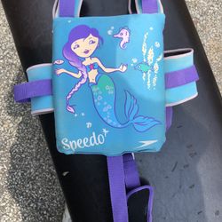 Speedo Kids’ Begin to swim float coach, Berry Grape, Mermaid, ages 2-4, 33-45 pounds 