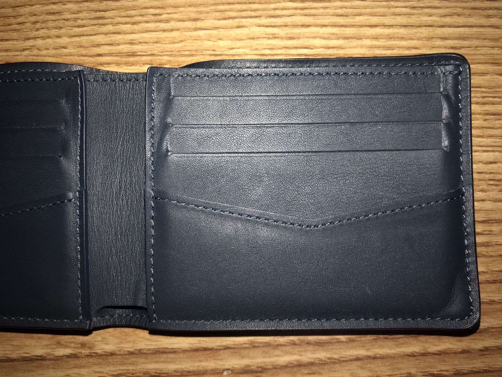 Louis Vuitton Marco mens Wallet for Sale in Santa Ana, CA - OfferUp