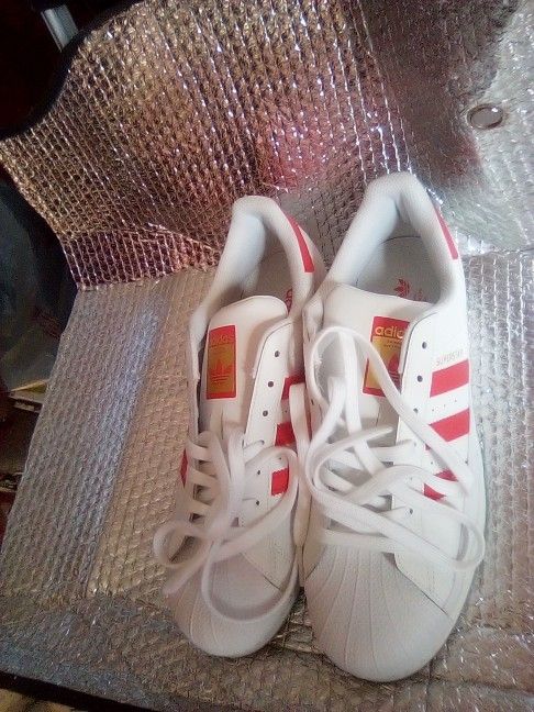 Adidas Superstar Brand New Size 9.5 Superstars