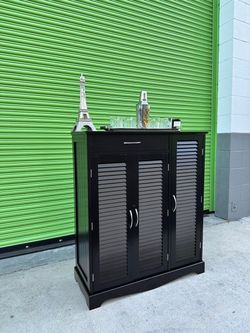 shoe cabinet – cabinet still in box 🔥 Modern finish, perfect to keep your shoes organized and your space looking sharp (espresso)