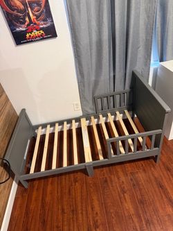 Toddler bed + mattress