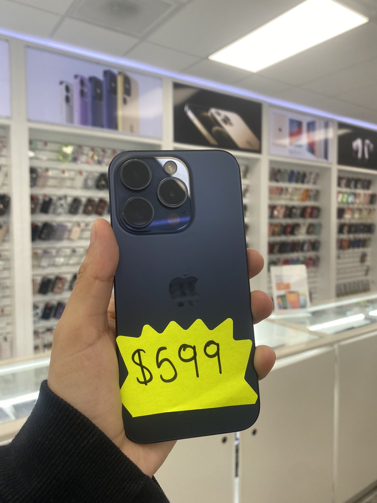 15 Pro 128GB Boost Mobile