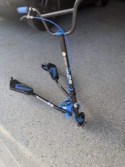 Super fun wiggle scooter!