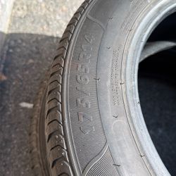 165/75. 14. 2 Tires 
