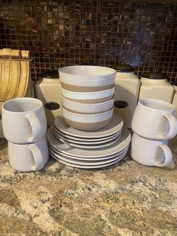 Dinnerware set  from Better Homes and Gardens