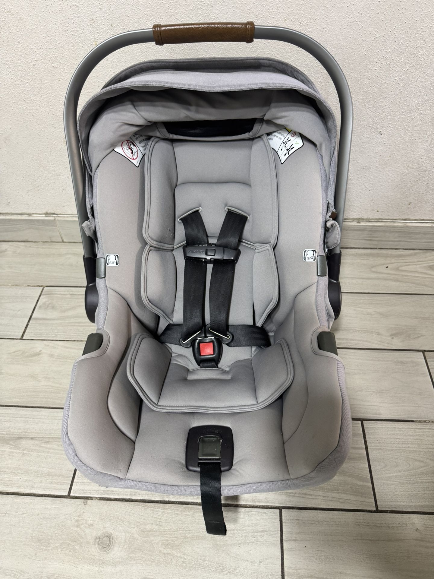 Nuna Infant Car seat