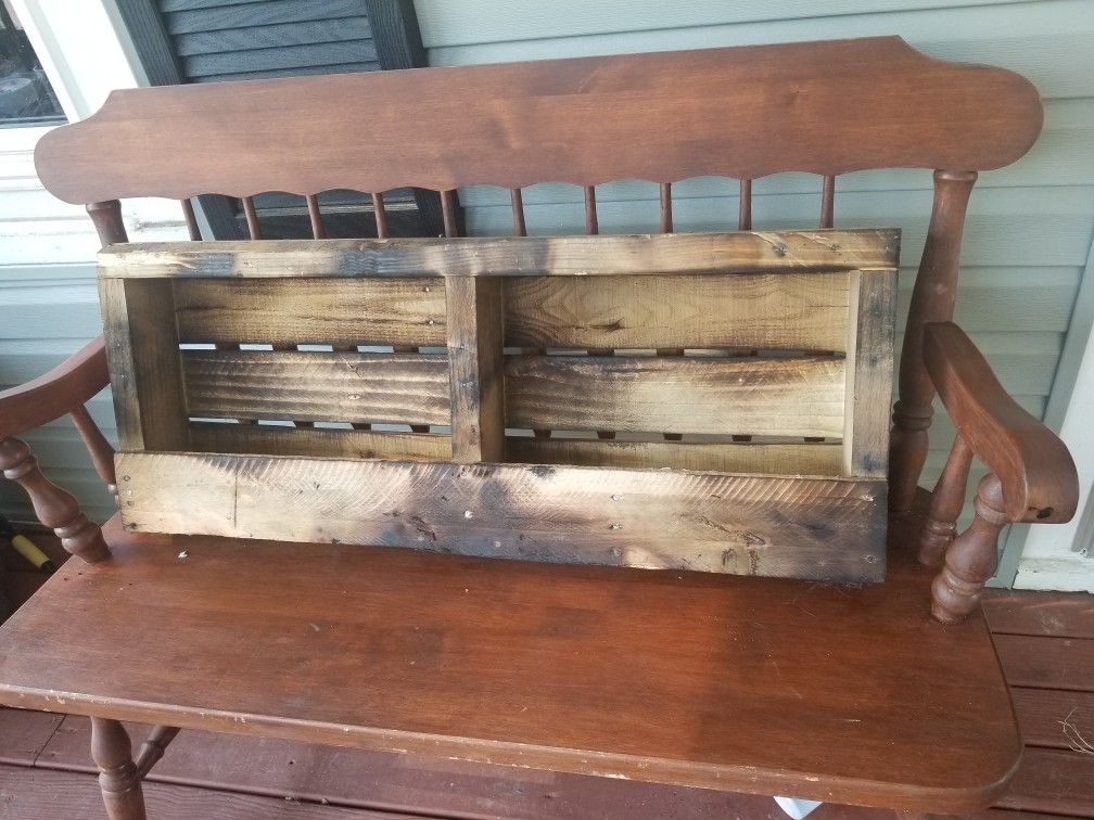 Smoked pallet shelve