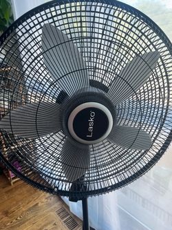 Standing fan