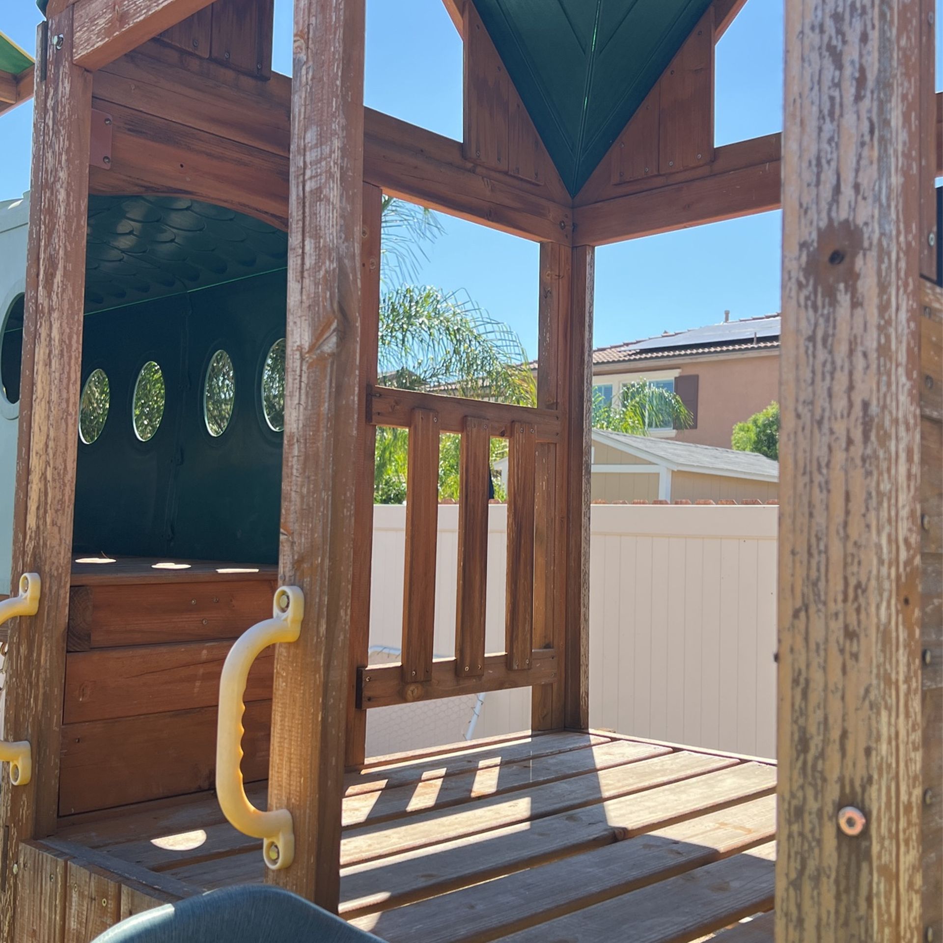 KidKraft Mockingbird View Wooden Swing Set/Playset for Sale in Menifee