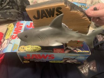 Vintage Jaws shark plaque