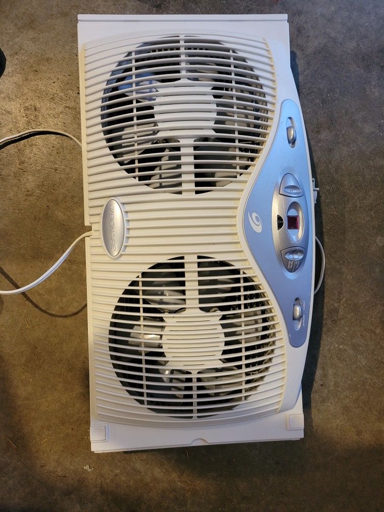 Twin window fan