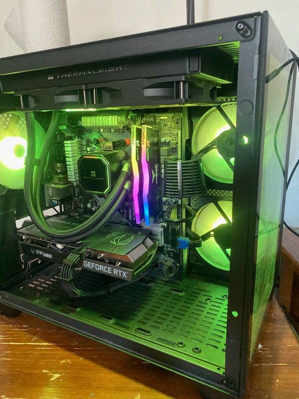 Gaming PC Used But Good Condition Shoot Me A Offer