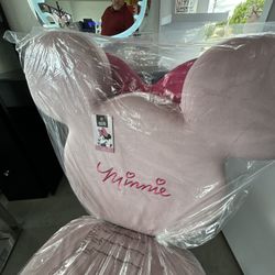 Minnie Mouse Vanity Chair 