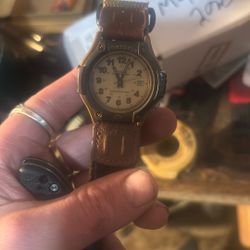 RARE VINTAGE CASIO FORESTER ANALOG MILITARY TIME NIGHT LIGHT WATCH NEW BATTERY - Picture 2 of 5 RARE VINTAGE CASIO FORESTER ANALOG MILITARY TIME NIGHT