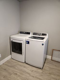 Midea washer and dryer set