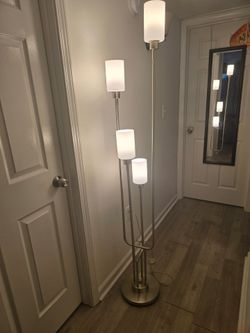 Floor lamp with 4 lights, for sale