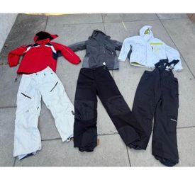 Big selection of men’s size large snow/ ski clothes. Winter jackets pants and bibs