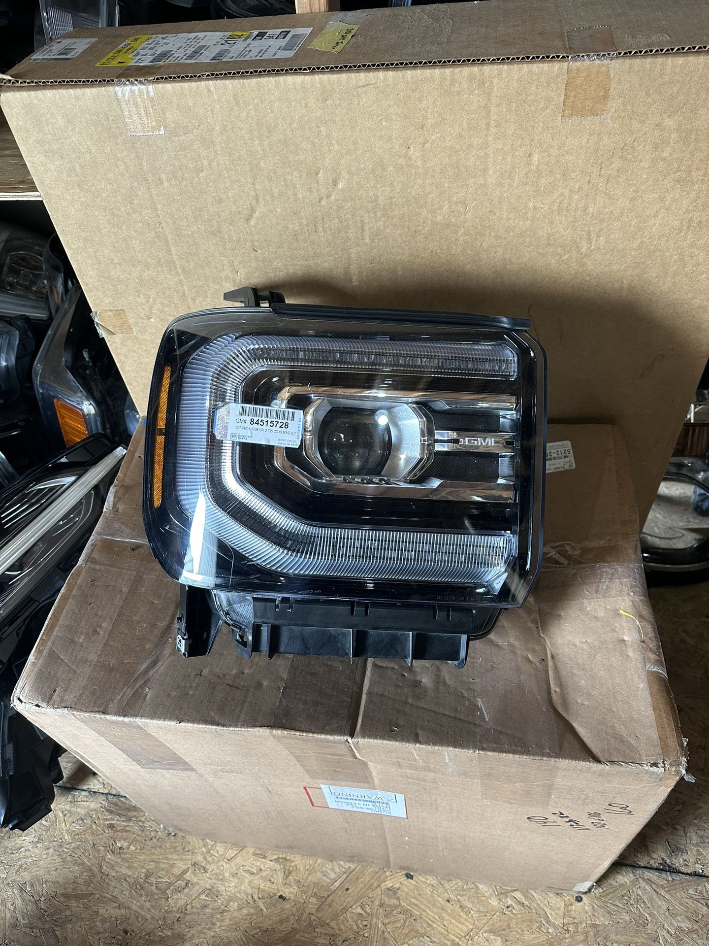 2016-2018 GMC Sierra 1500 Denali Headlight Hid LED RH OEM 