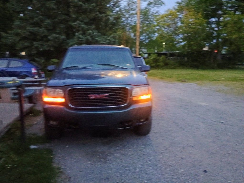 1999 GMC Yukon Denali 350 Block V8