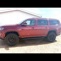 2022 Jeep Wagoneer