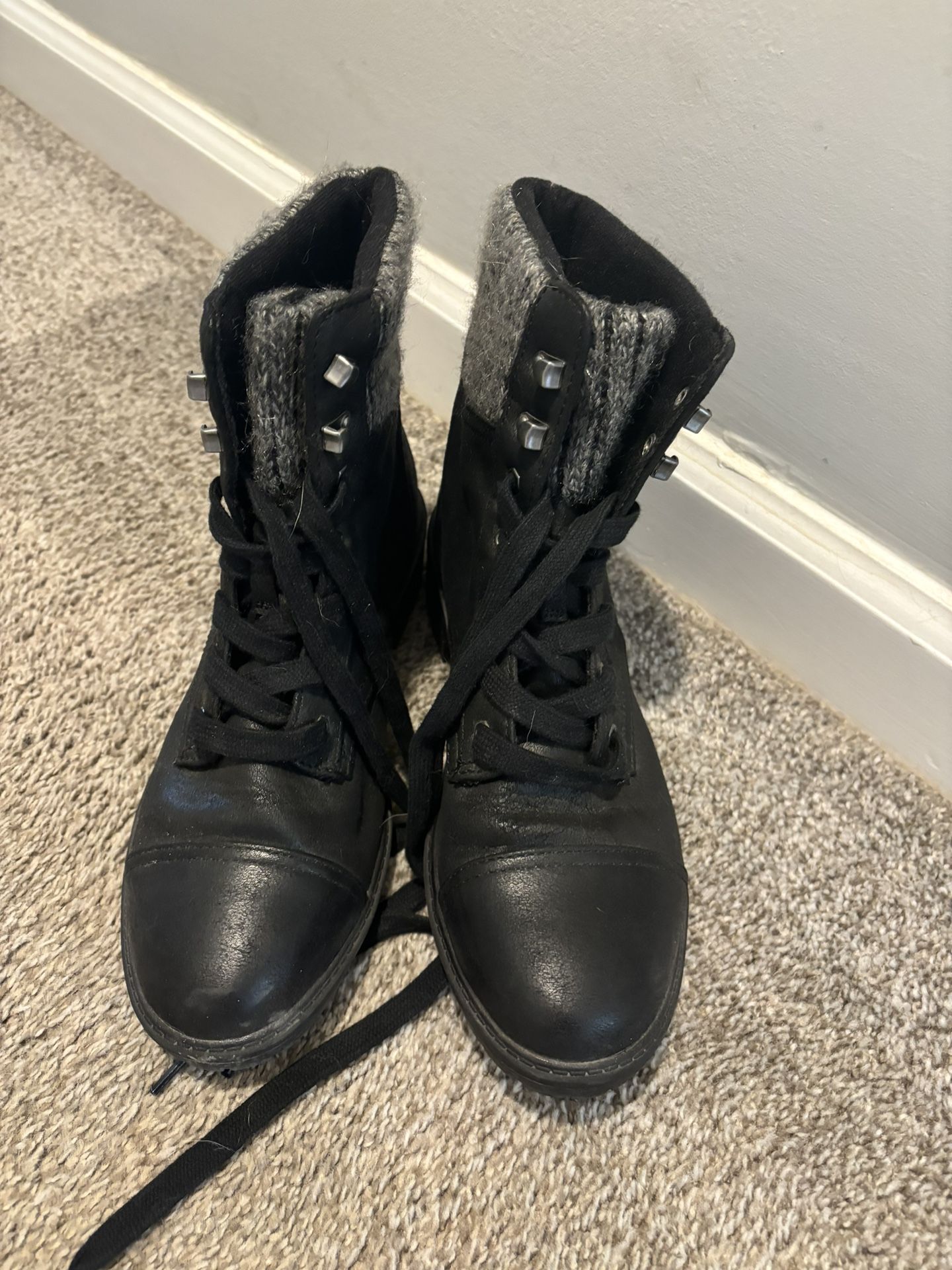 Women’s Black Boots Size 8.5